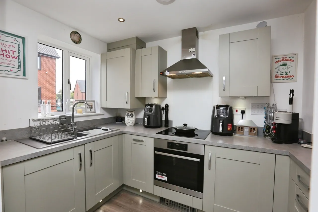Barn Owl Close, Whiteley, PO15, photo 4