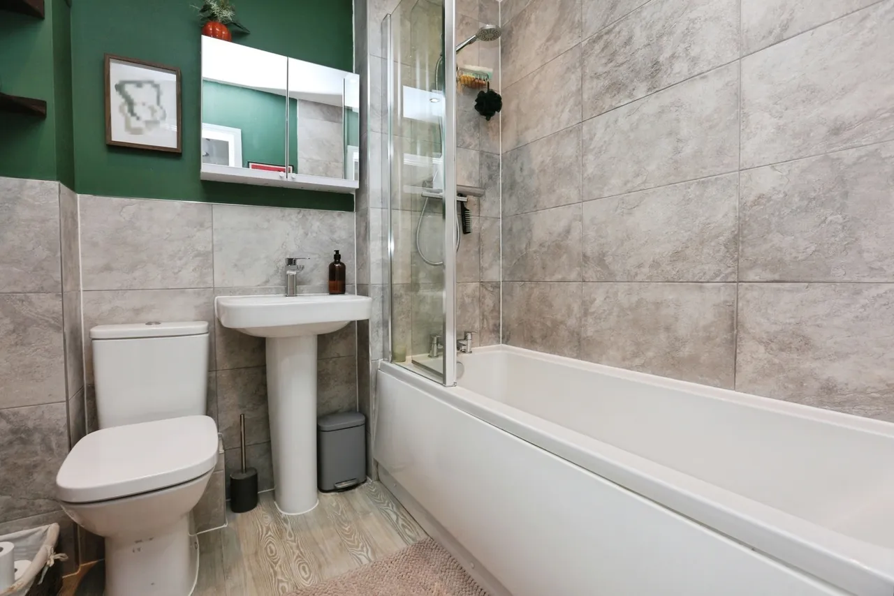 Barn Owl Close, Whiteley, PO15, photo 12