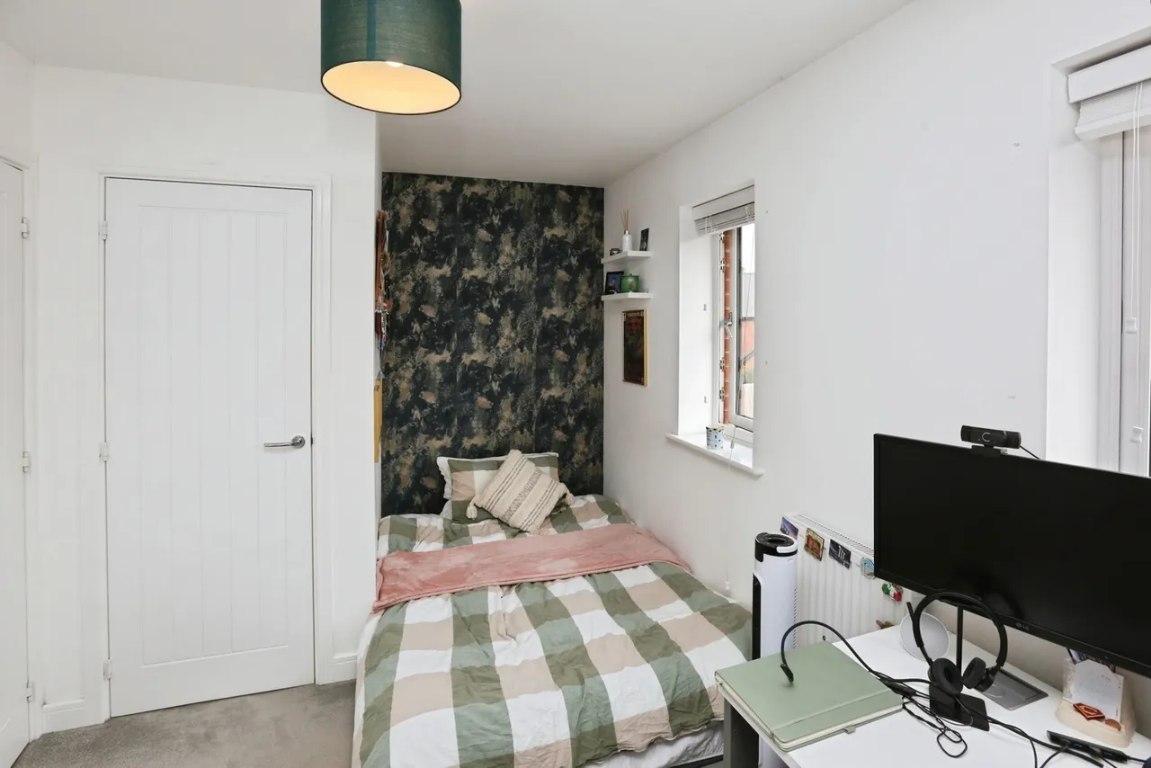 Barn Owl Close, Whiteley, PO15, photo 17