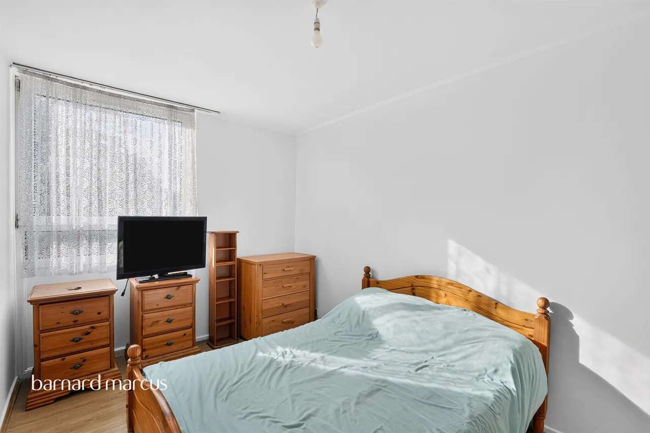 Watford Close, London, SW11, photo 11