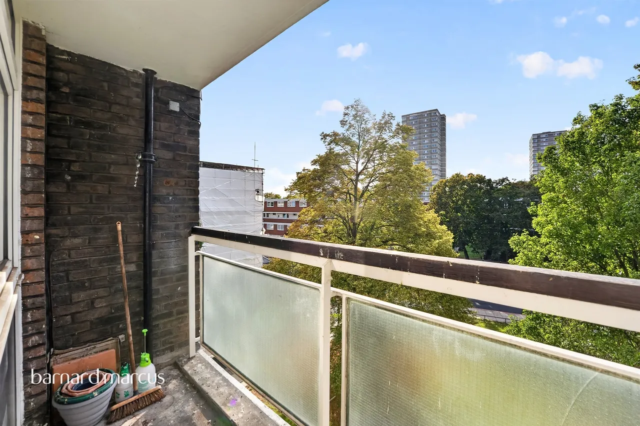 Watford Close, London, SW11, photo 5