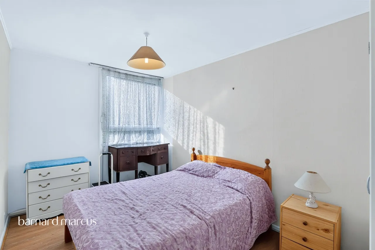 Watford Close, London, SW11, photo 9