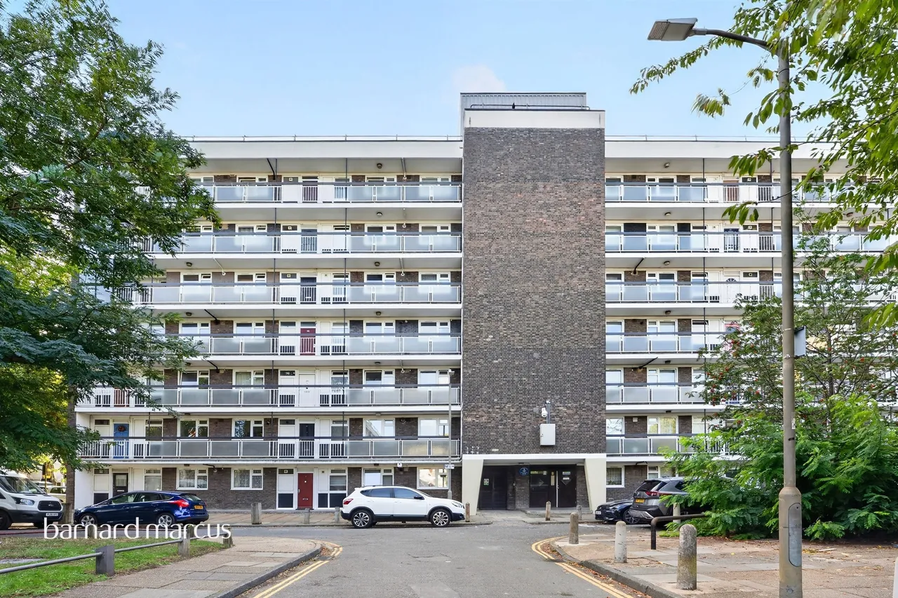 Watford Close, London, SW11, photo 13