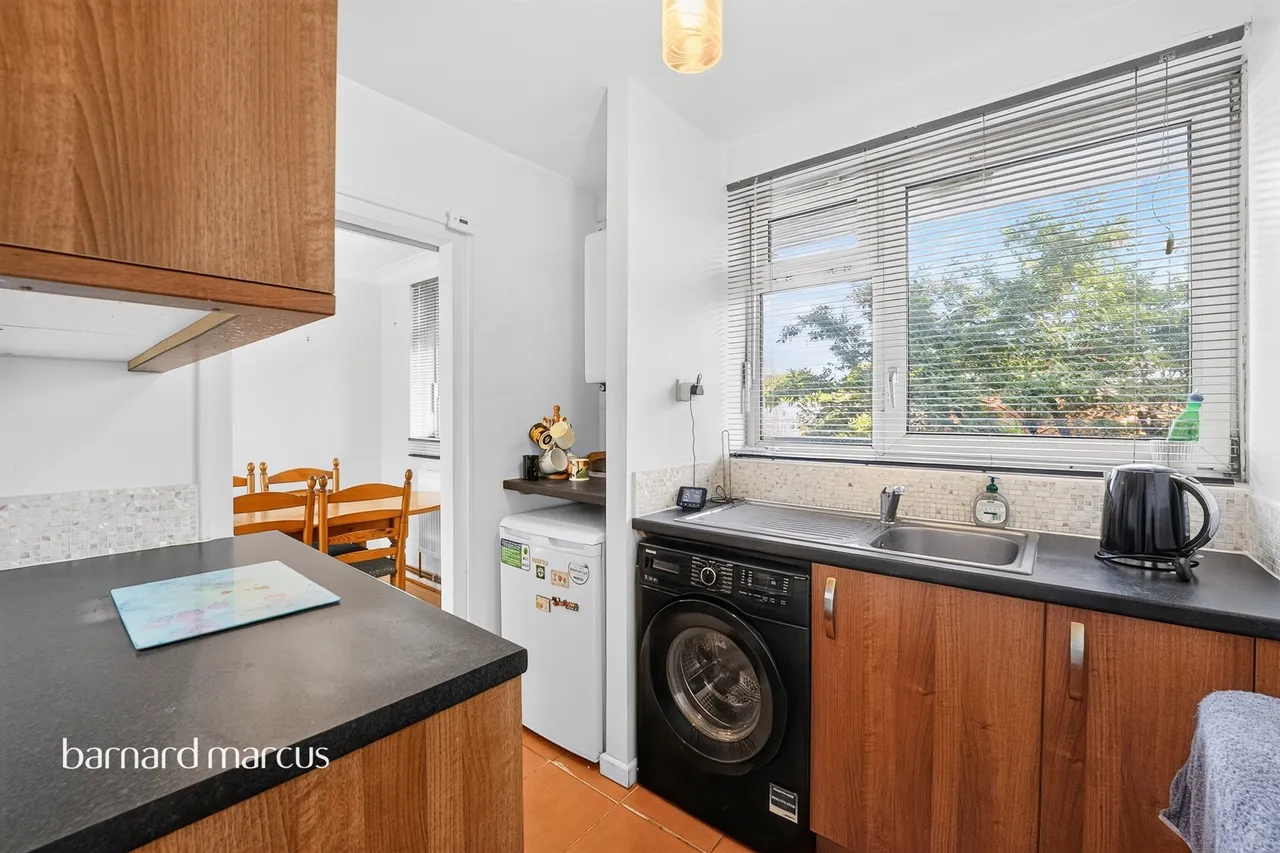 Watford Close, London, SW11, photo 6