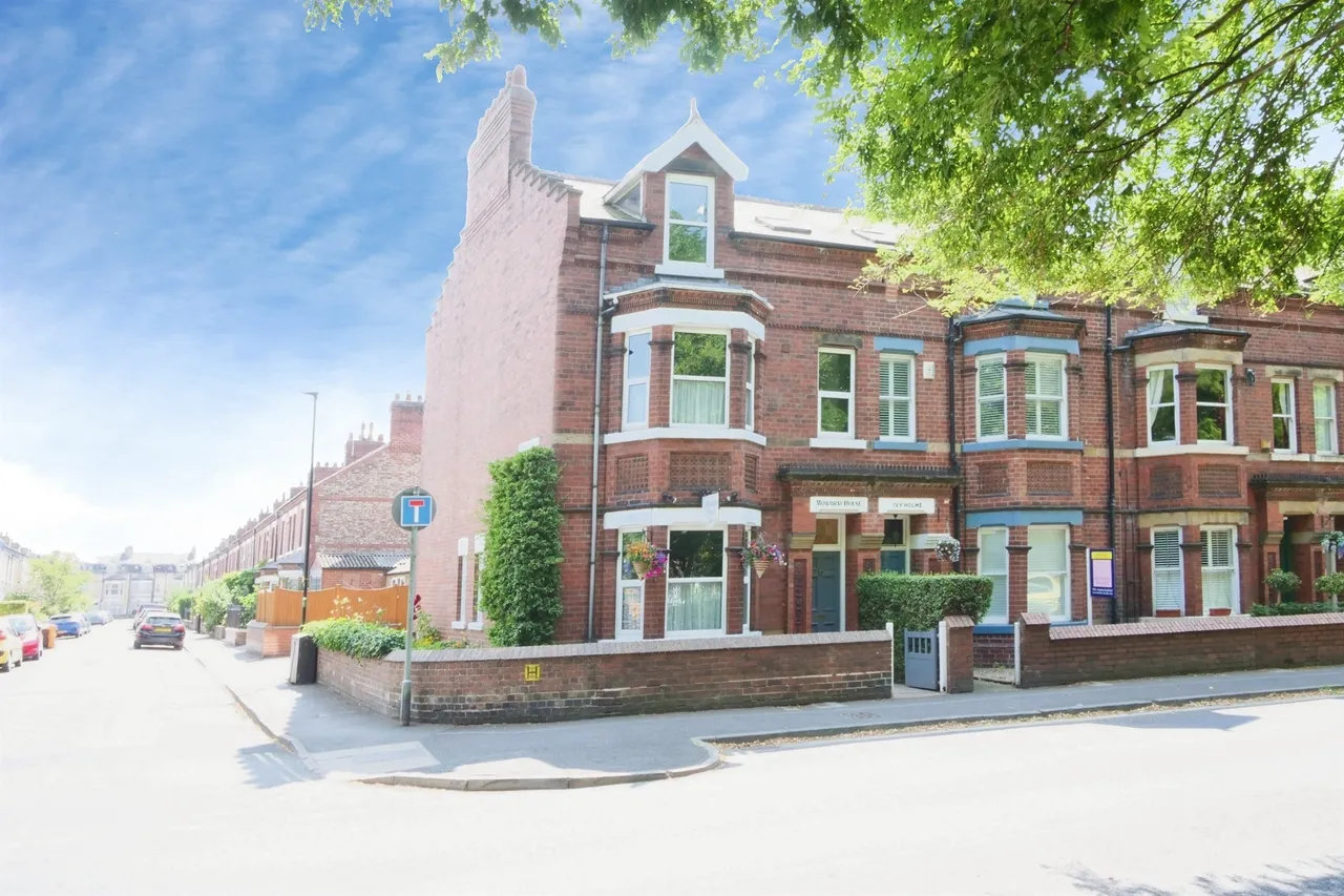6 bed house for sale — Haxby Road, York