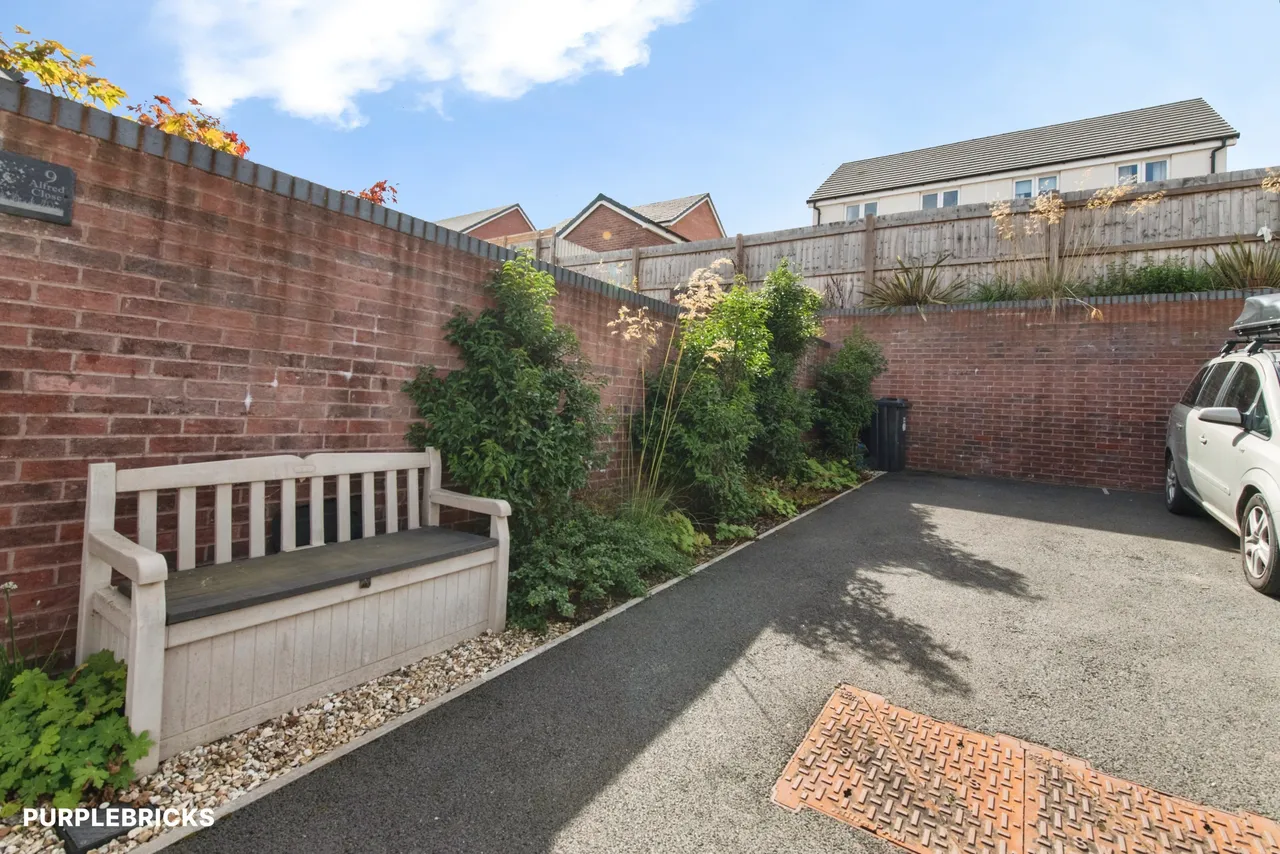 Alfred Close, Cullompton, EX15, photo 17