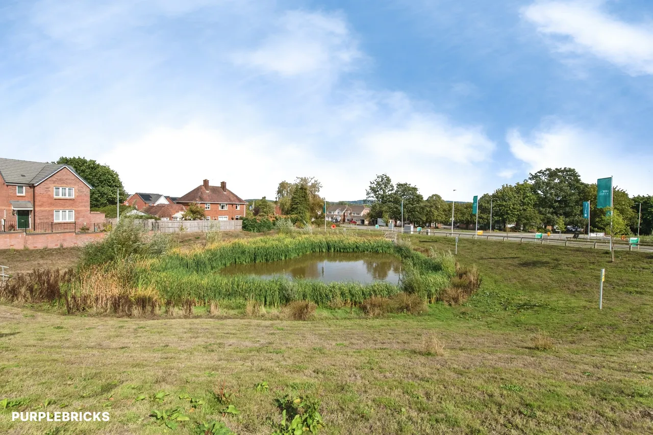Alfred Close, Cullompton, EX15, photo 22