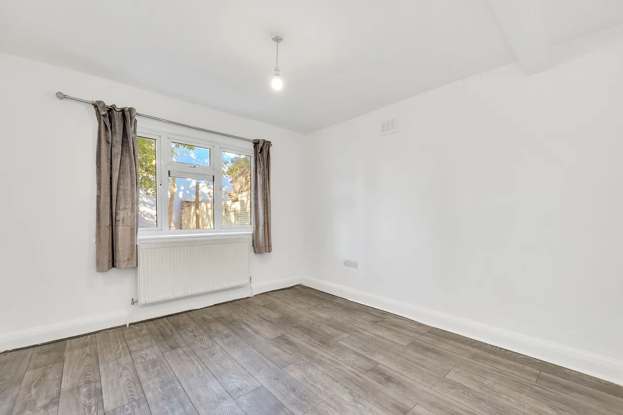 Belton Road, London, NW2, photo 5
