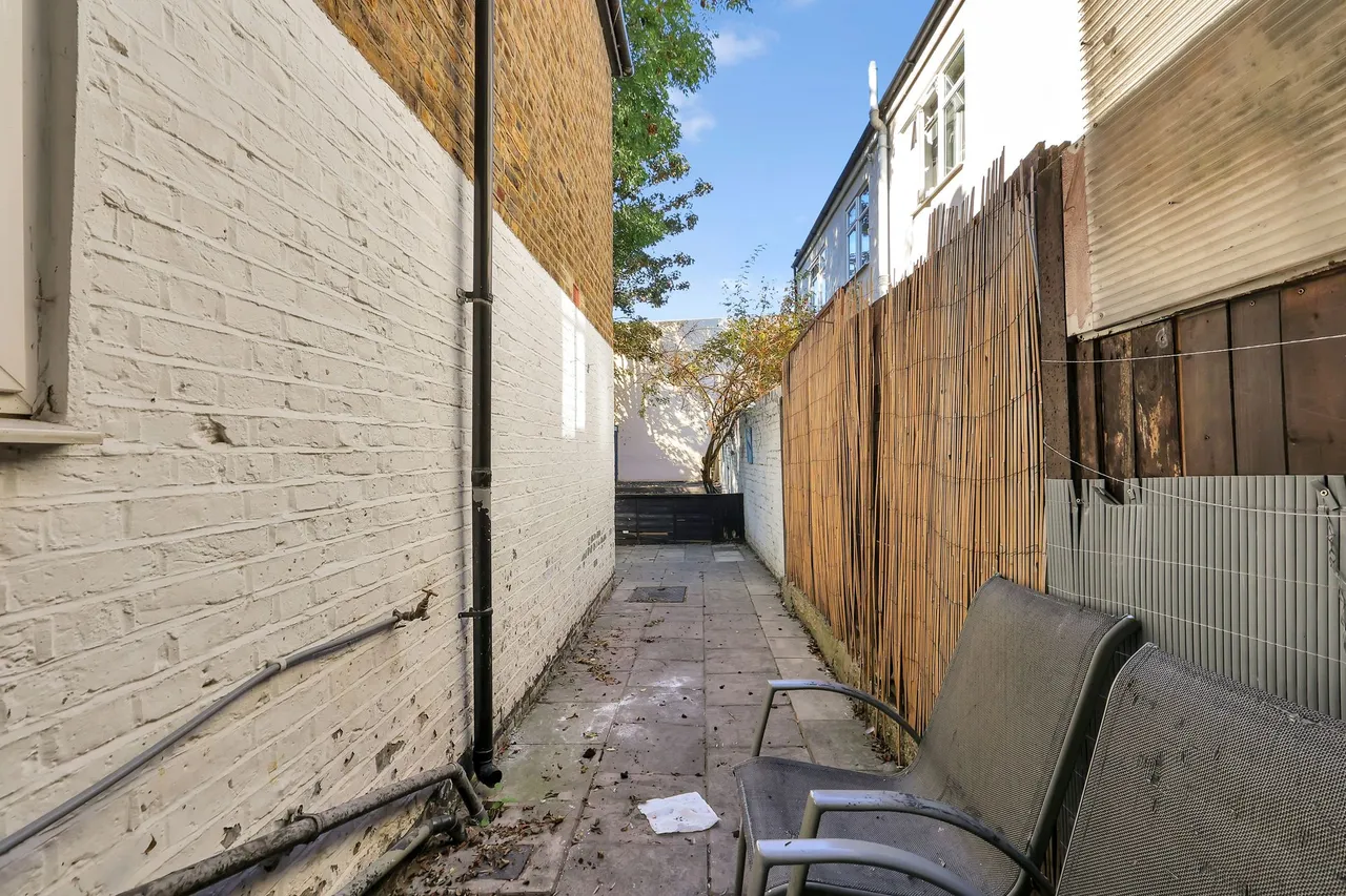 Belton Road, London, NW2, photo 8