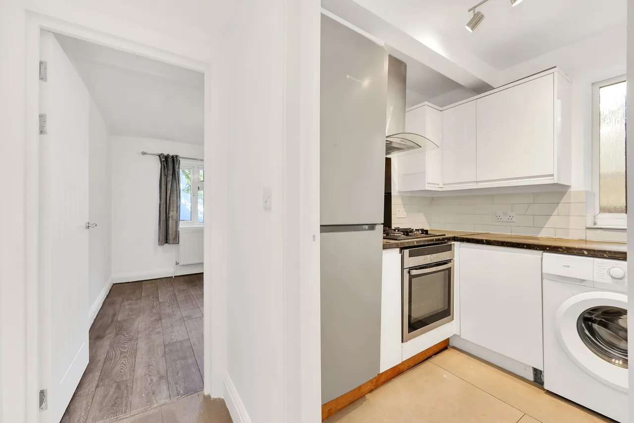 Belton Road, London, NW2, photo 4