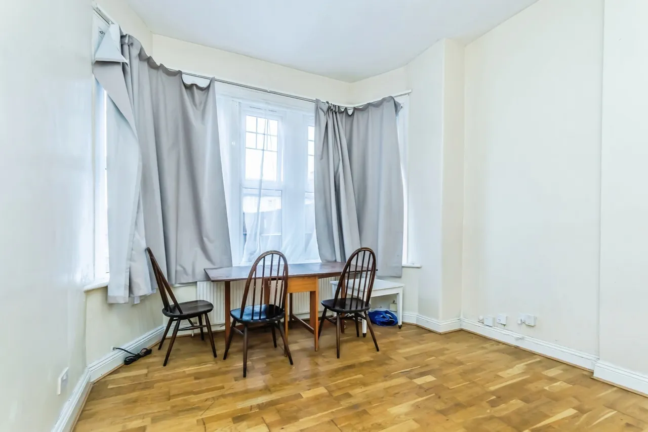 London Road, THORNTON HEATH, Surrey, CR7, photo 9
