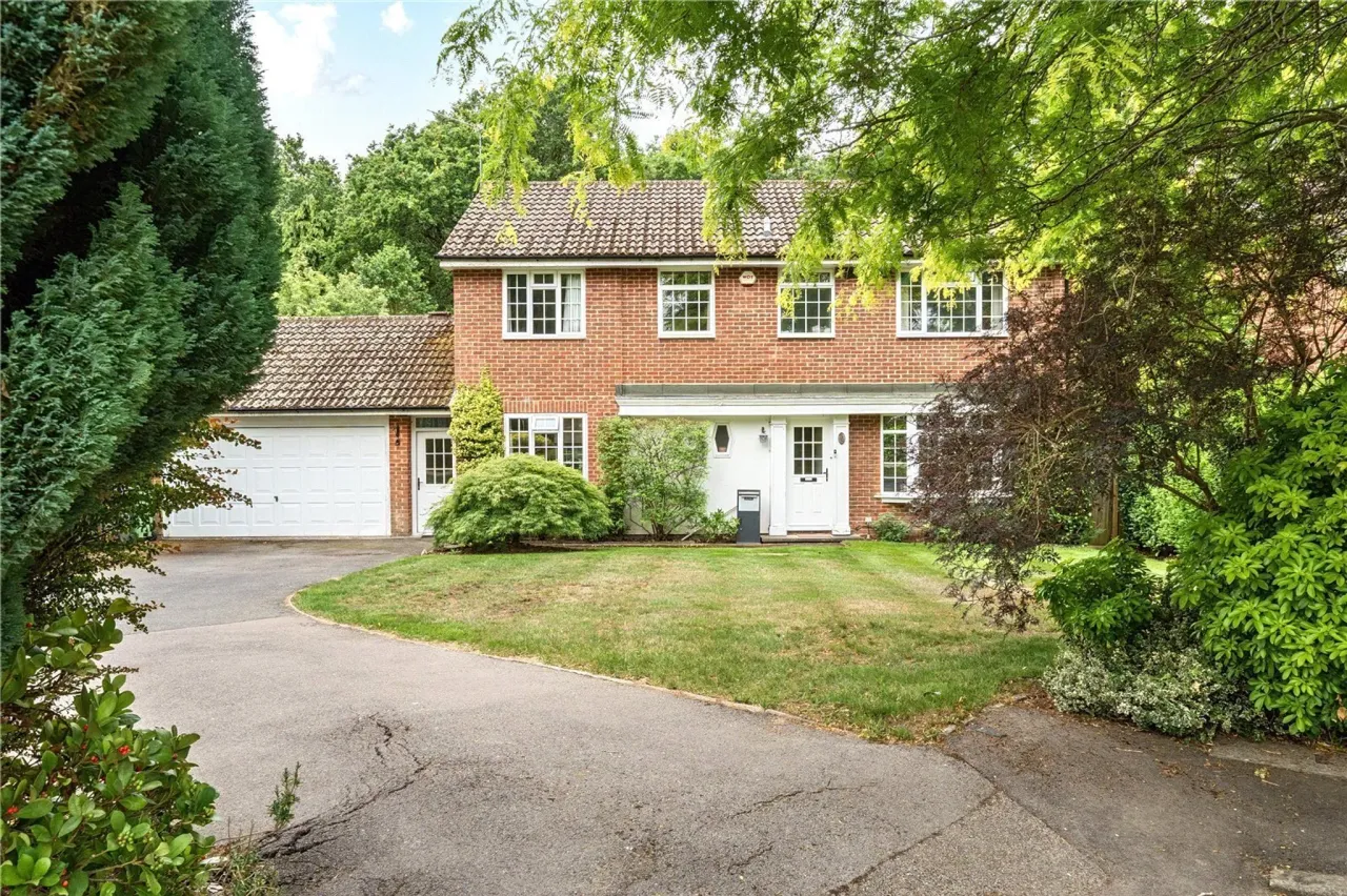4 bed house for sale — Dean Close, Pyrford, Woking, GU22