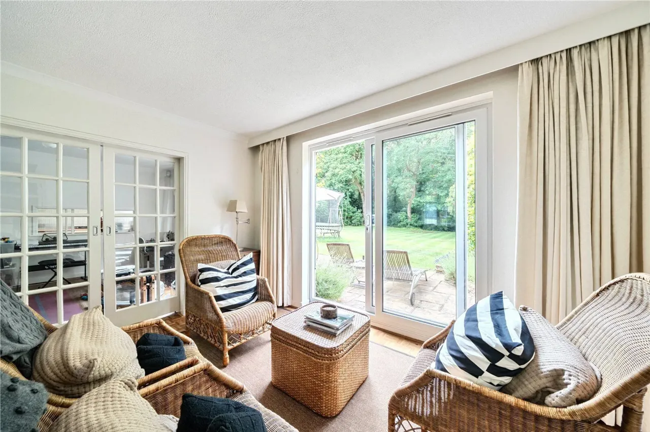 Dean Close, Pyrford, Woking, GU22, photo 6