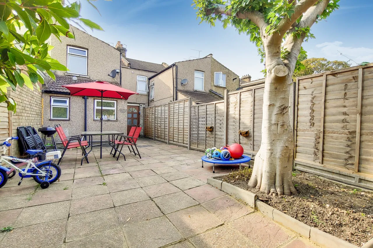 385 High Street, Enfield, Greater London, EN3 4DH, photo 9