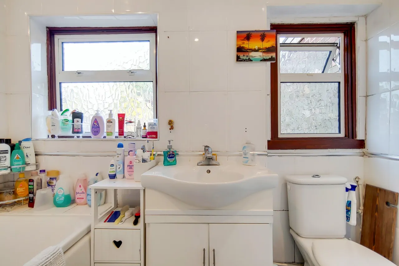 385 High Street, Enfield, Greater London, EN3 4DH, photo 4