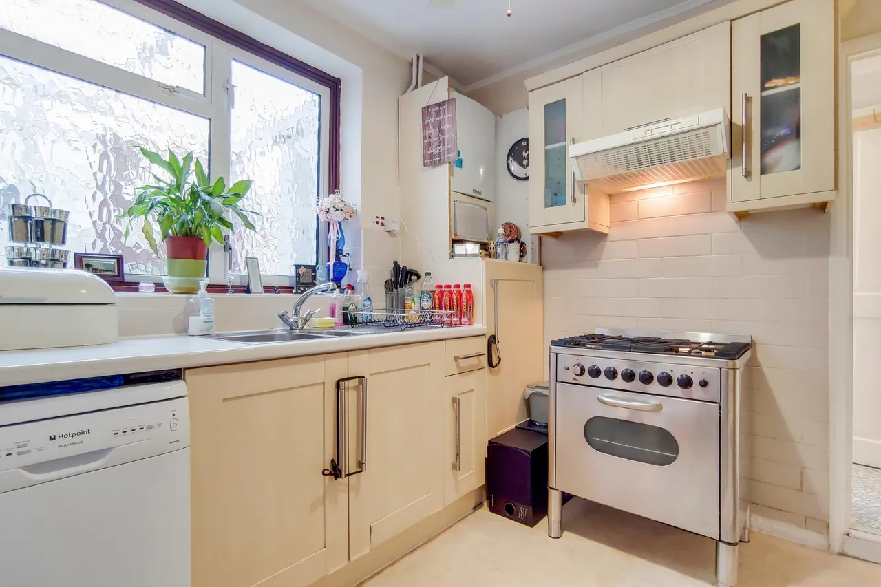 385 High Street, Enfield, Greater London, EN3 4DH, photo 12