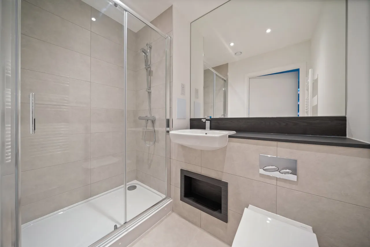 Farine Avenue, Hillingdon, UB3, photo 12