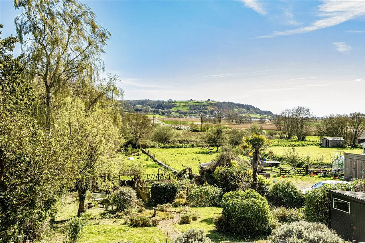 Swan Hill Road, Colyford, Colyton, Devon, EX24 6QQ, photo 2
