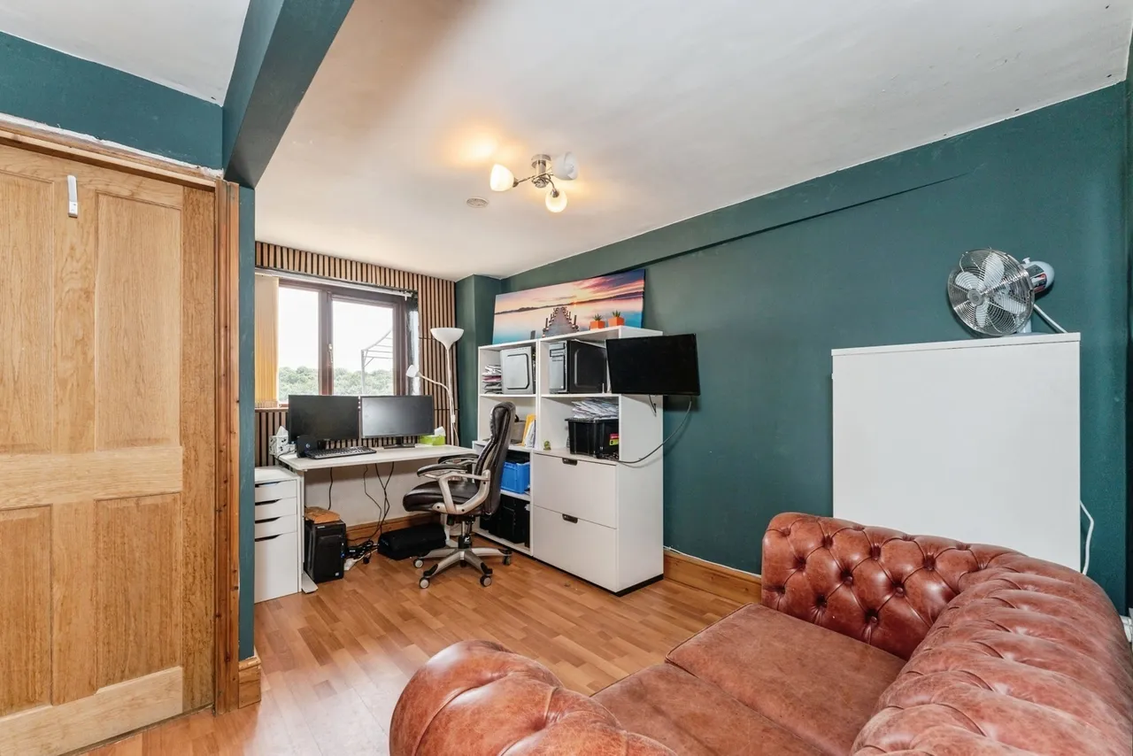 Pen-y-Maes Road, Holywell, CH8, photo 5