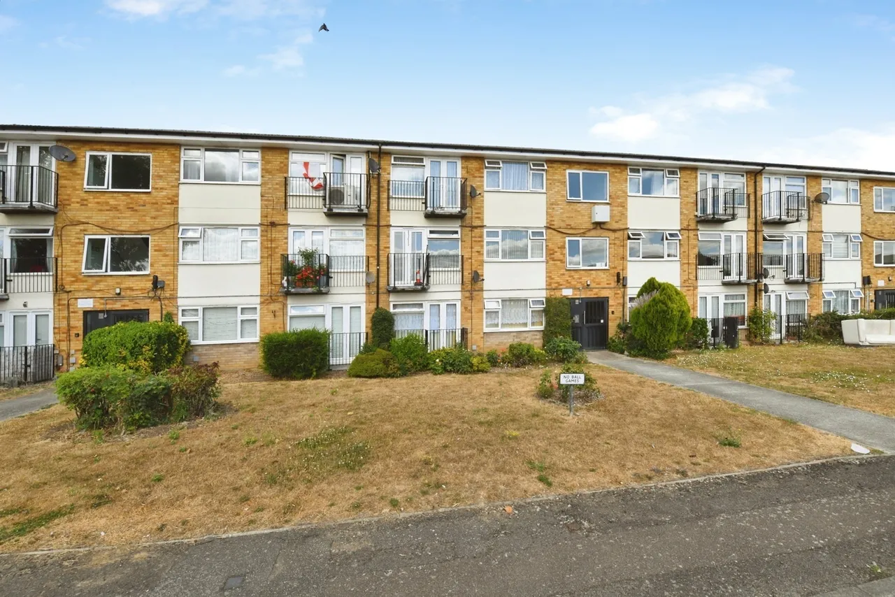 Essex Close, RAYLEIGH, Essex, SS6, photo 14
