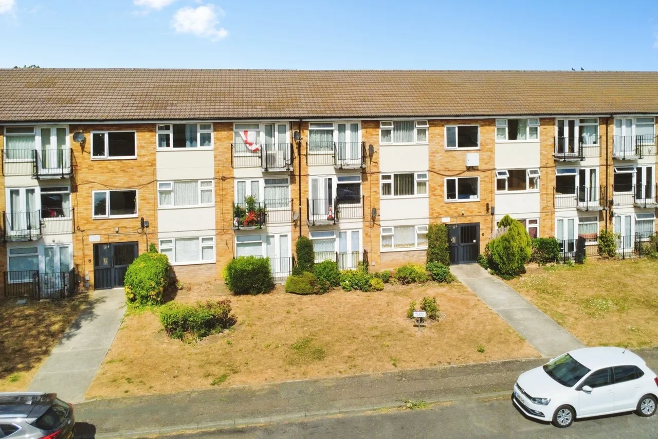 Essex Close, RAYLEIGH, Essex, SS6, photo 16