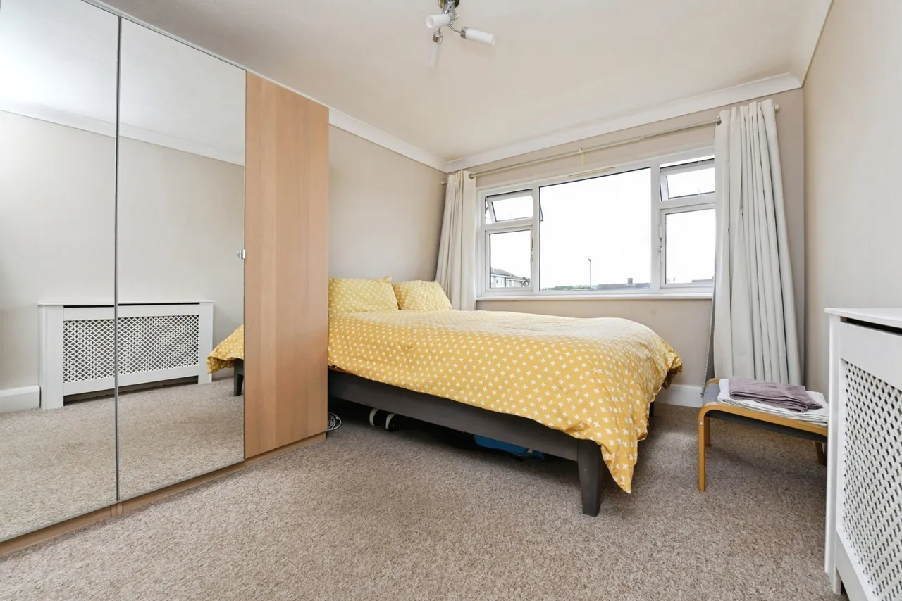 Essex Close, RAYLEIGH, Essex, SS6, photo 15