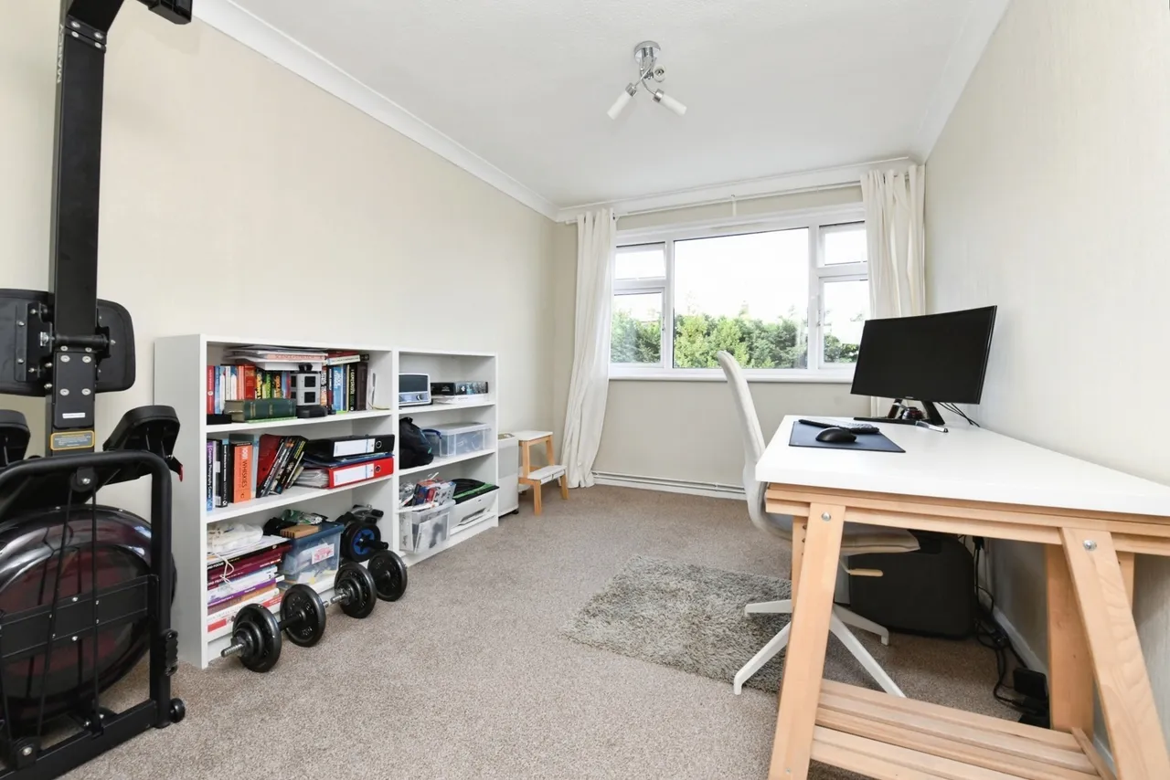 Essex Close, RAYLEIGH, Essex, SS6, photo 11
