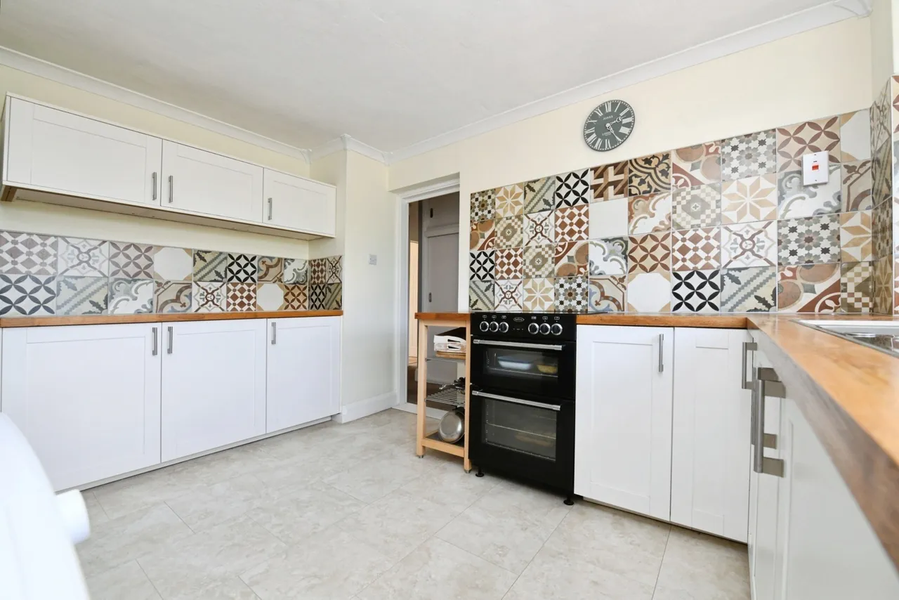 Essex Close, RAYLEIGH, Essex, SS6, photo 4