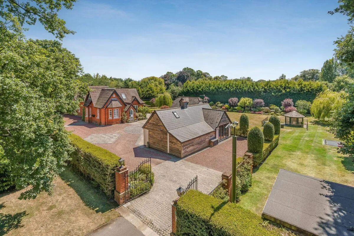 Bishopsgate Road, Englefield Green, TW20, photo 8