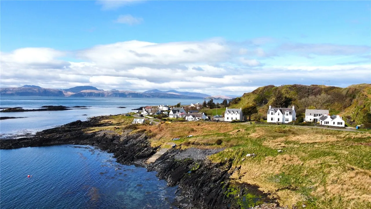 1 Cluain, Cullipool, Isle Of Luing, Argyll and Bute, PA34 4TX, photo 2