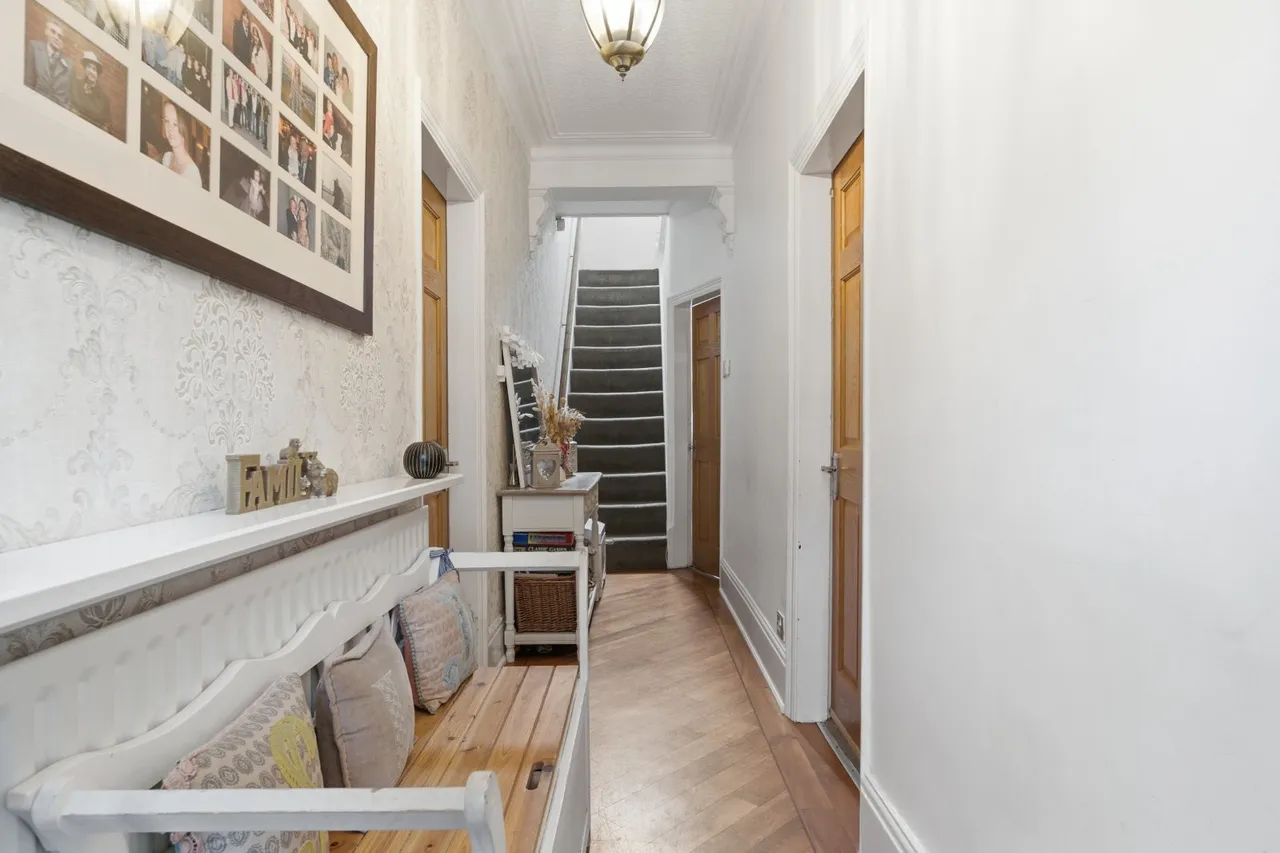 Beechwood Avenue, Romiley, SK6, photo 9