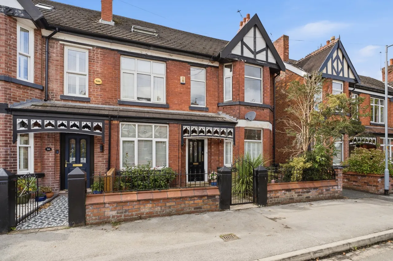4 bed house for sale, Beechwood Avenue, Romiley, SK6