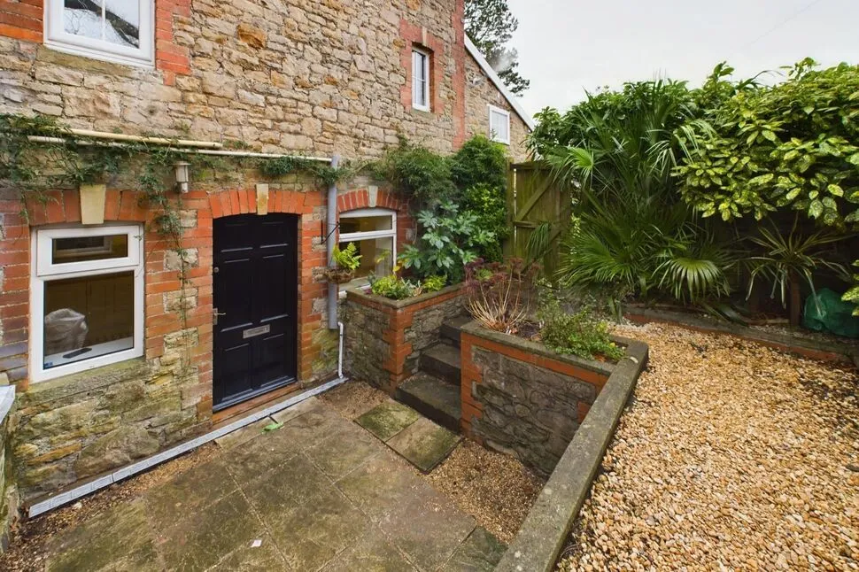 2 bed flat to rent, Channel Road, Clevedon, BS21