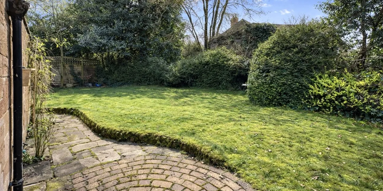 Thornton Common Road, Thornton Hough, CH63, photo 31