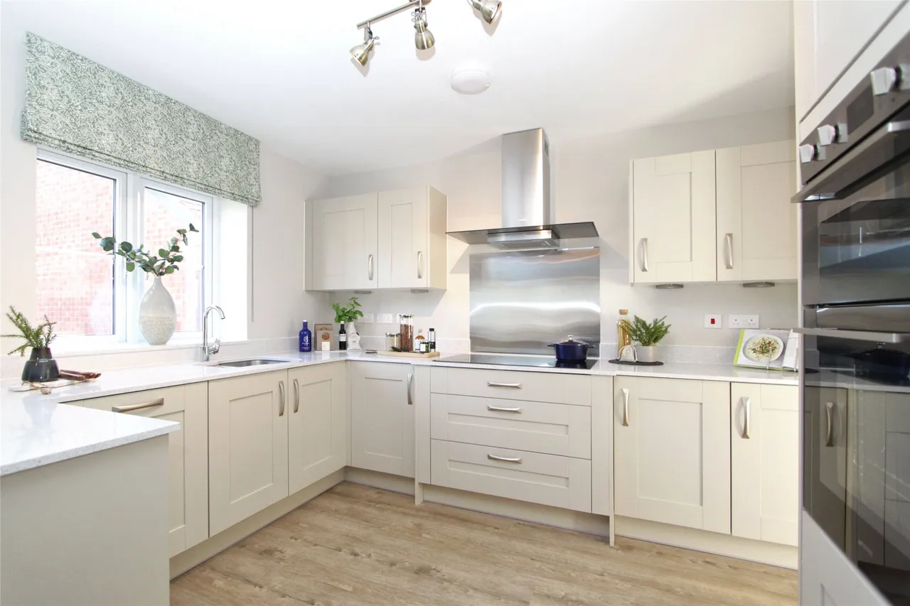 Plot 21, The Pittville, Quarry Fold, Gloucestershire, Cromhall, GL12 8AJ, photo 10