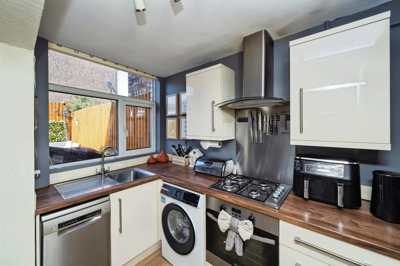 Edinburgh Road, WALLASEY, photo 8