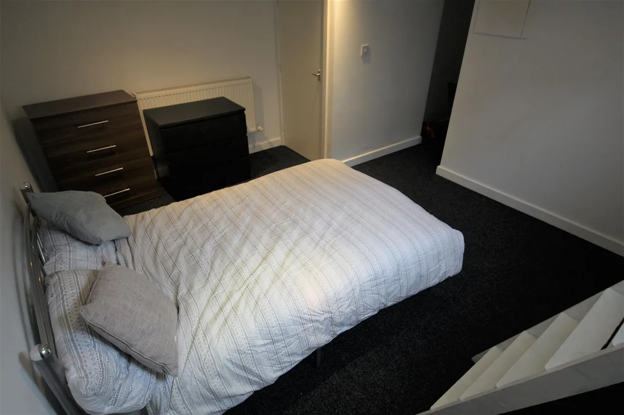 Meadow View, Hyde Park, LS6, photo 8