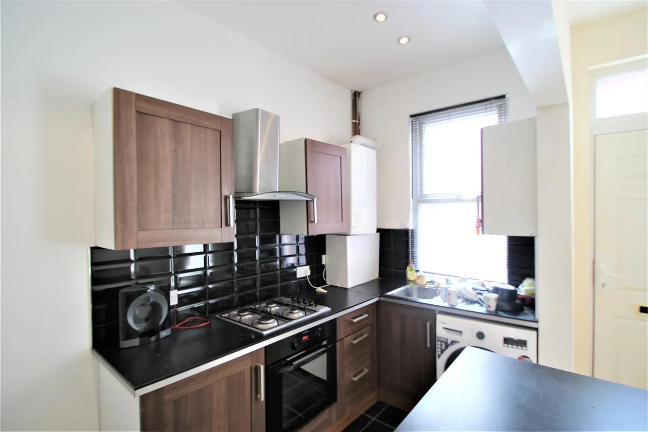 Meadow View, Hyde Park, LS6, photo 2