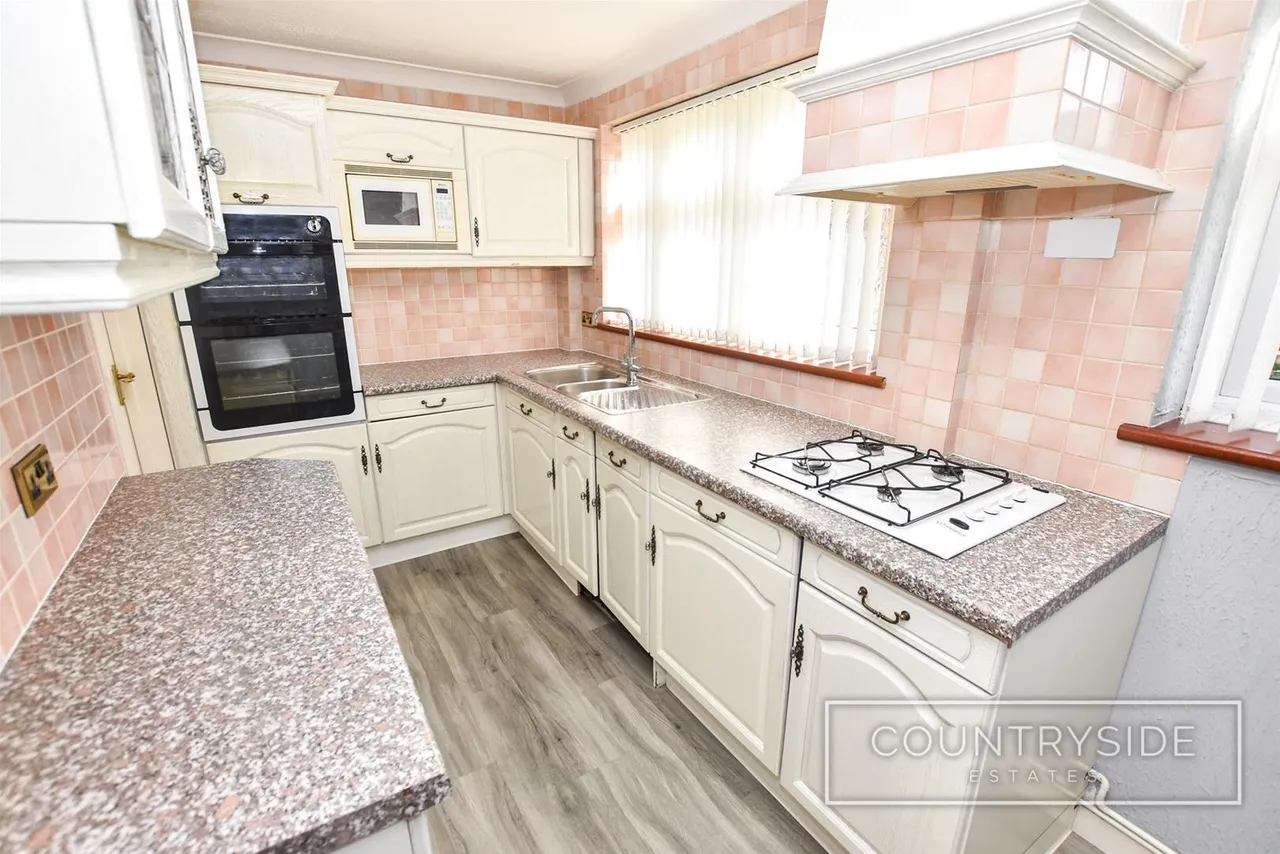 Moreland Avenue, Benfleet, photo 8