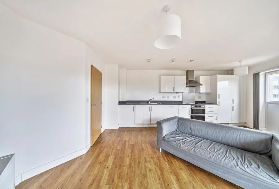 Maxwell Road, RM7, photo 12