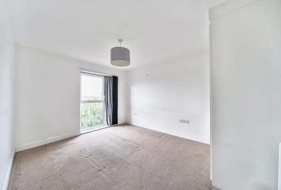 Maxwell Road, RM7, photo 10