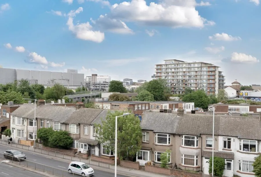 Maxwell Road, RM7, photo 11