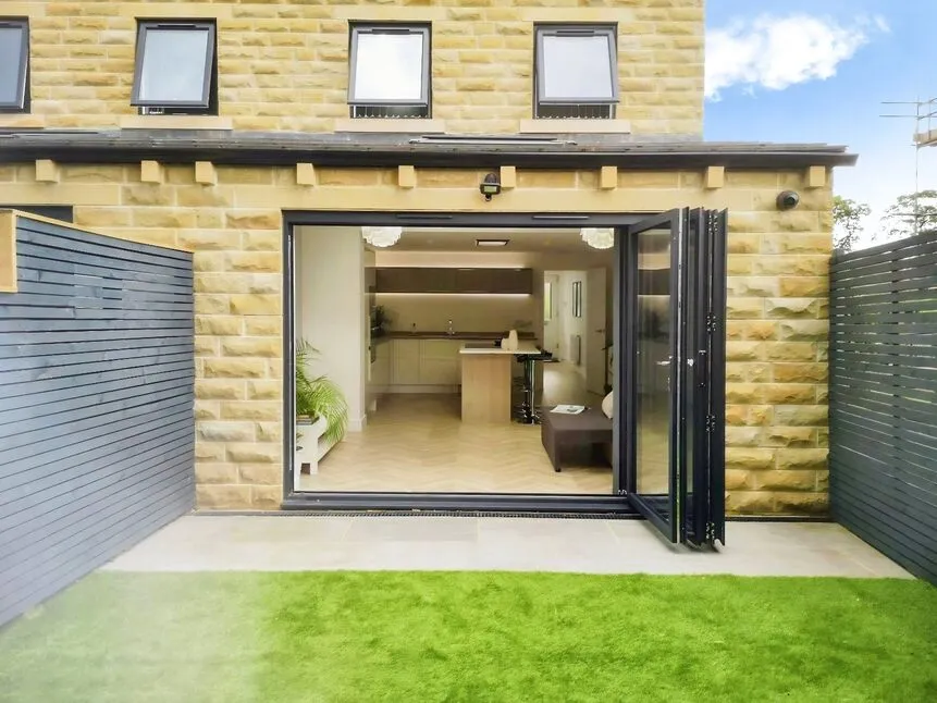 Ravensknowle Road, Huddersfield, West Yorkshire, HD5, photo 6