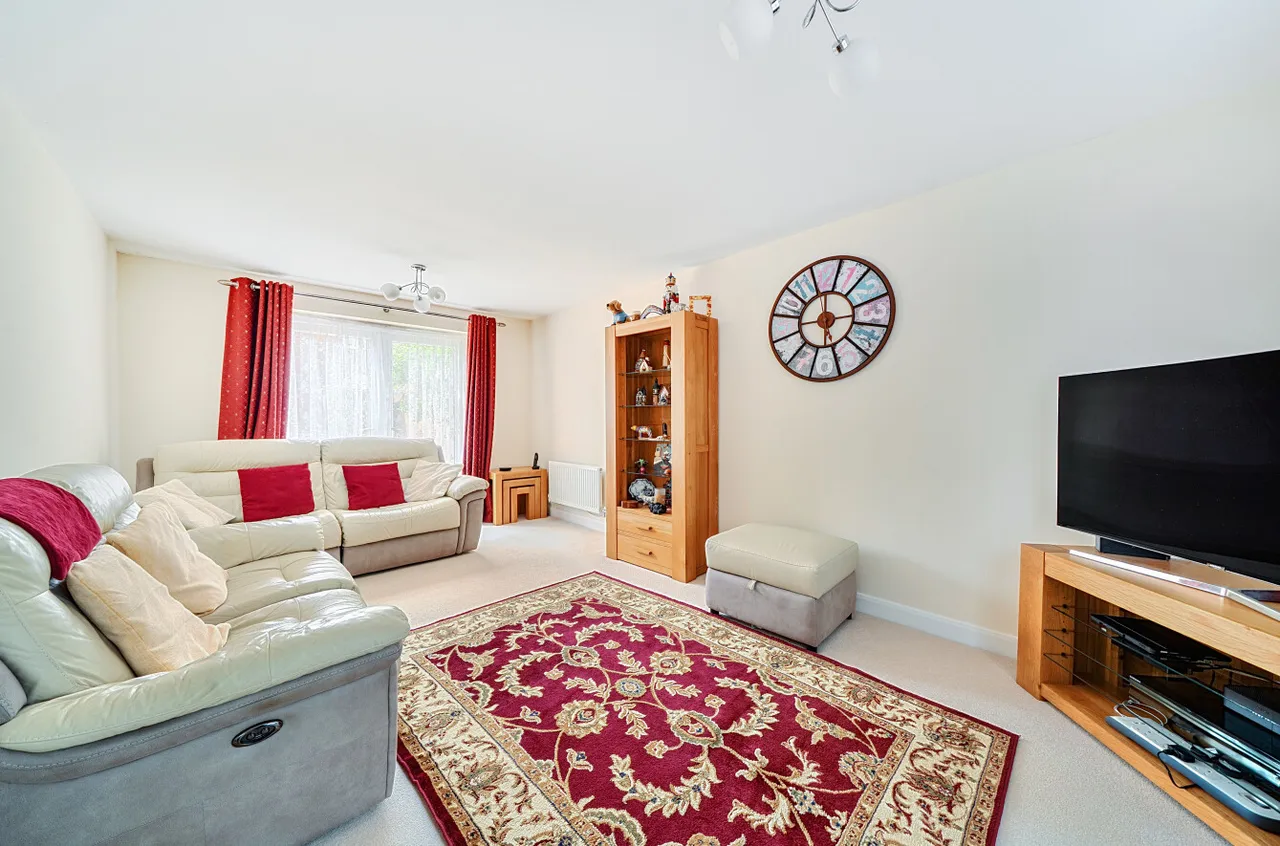 Dumas Drive, Whiteley, PO15, photo 2