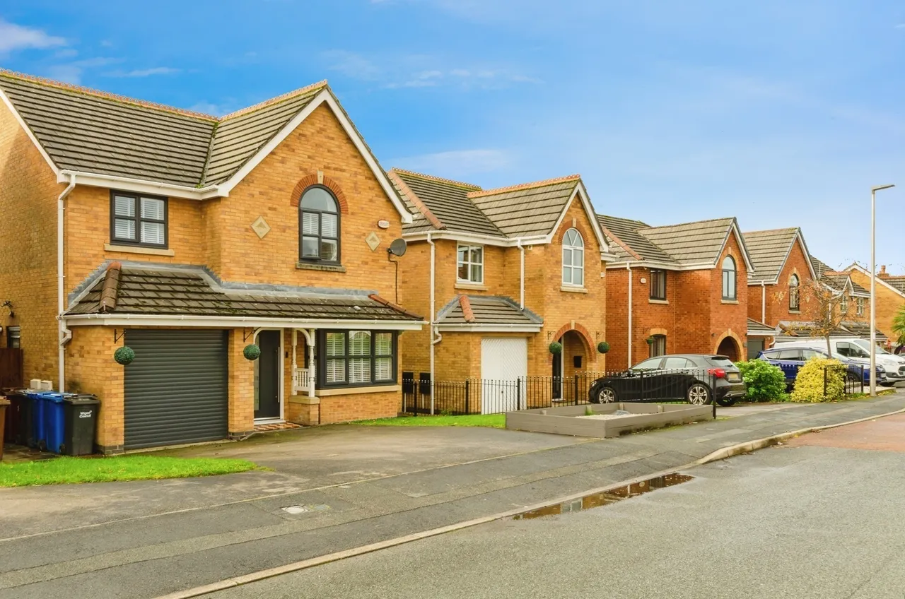 Blackberry Drive, Hindley, WN2, photo 17