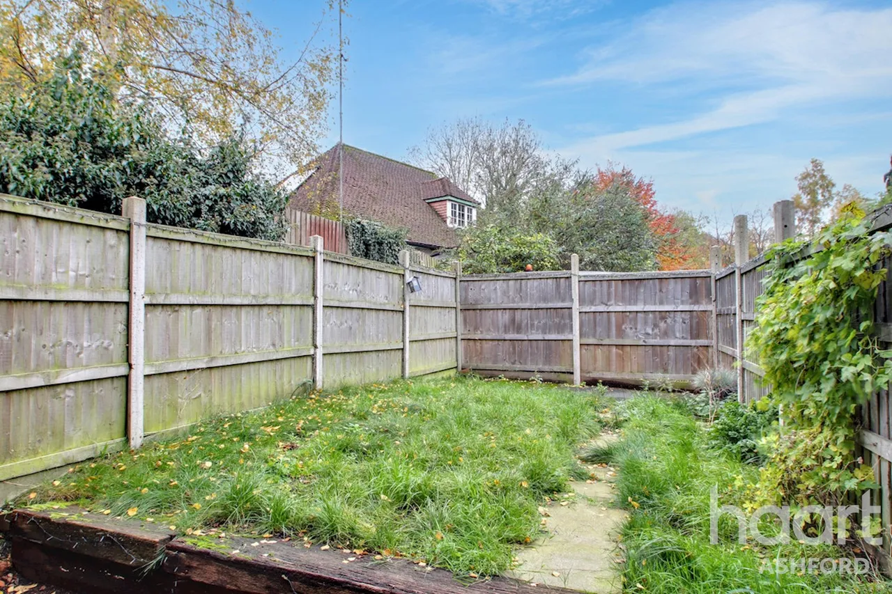 High Street, Charing, TN27, photo 10