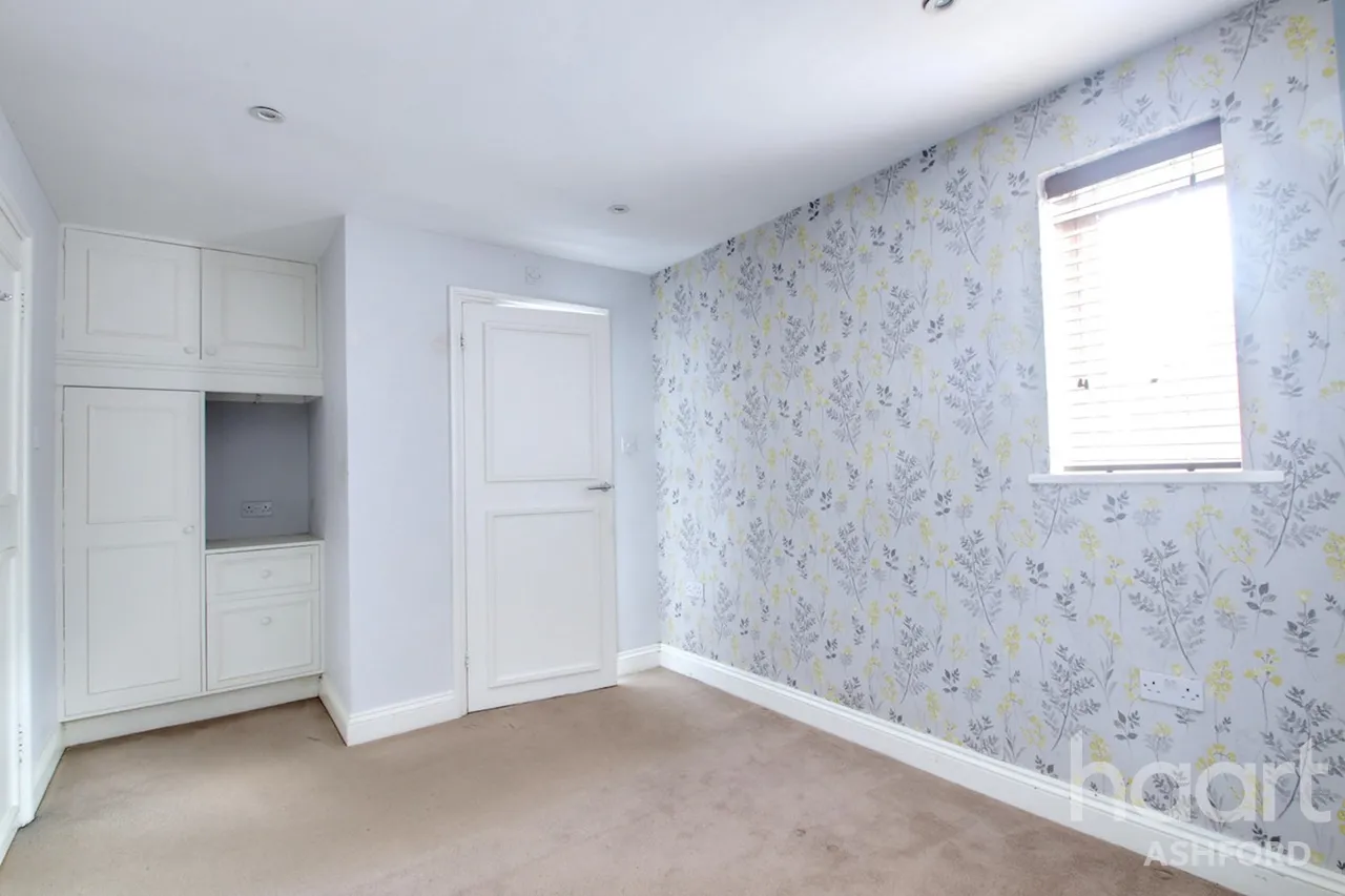 High Street, Charing, TN27, photo 8