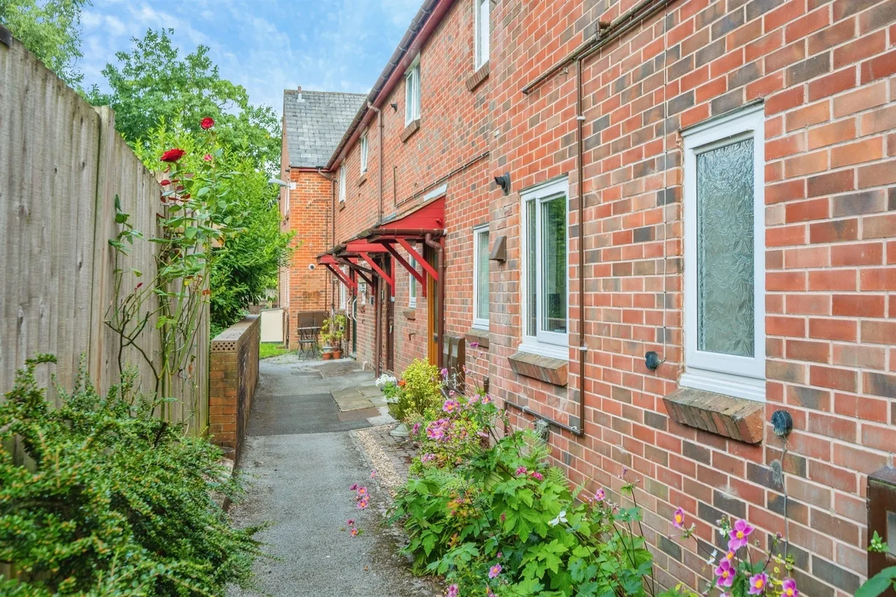Henmore Place, Ashbourne, DE6, photo 16