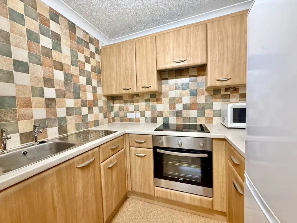 Deighton Road, LS22, photo 8