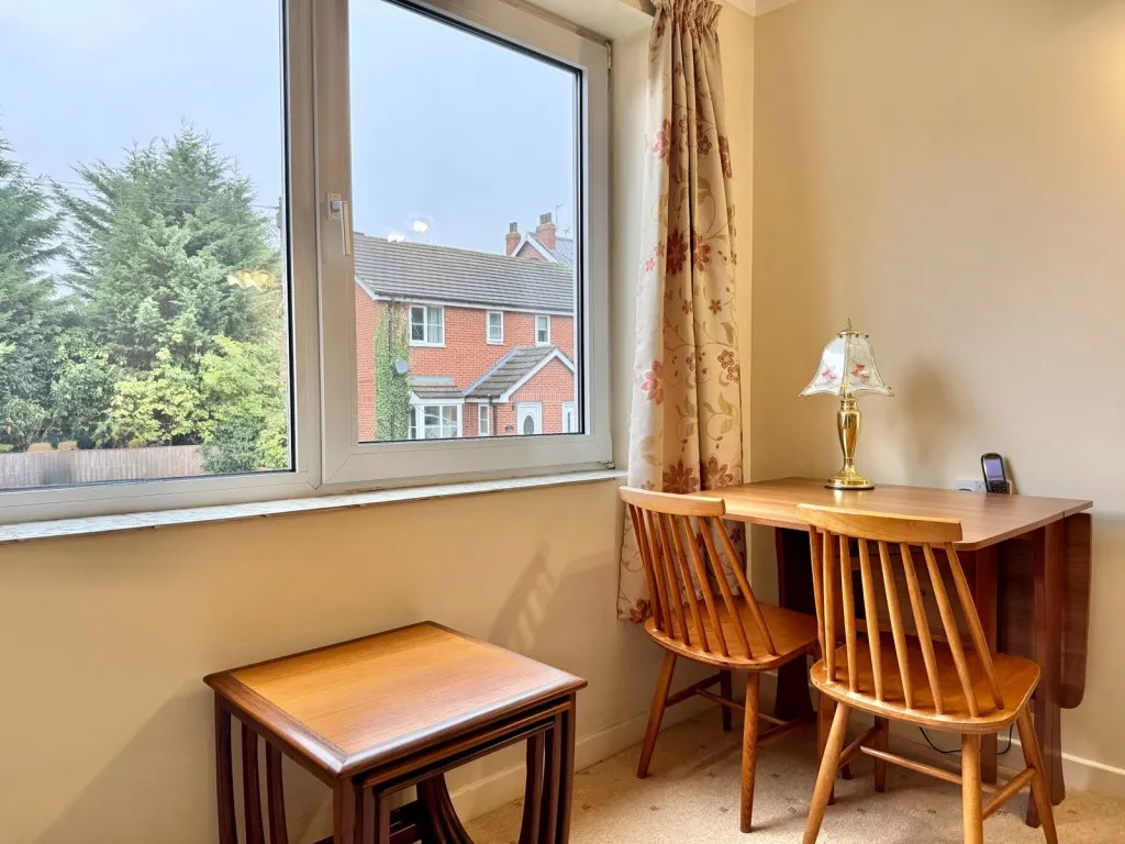 Deighton Road, LS22, photo 9